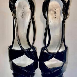 Fioni Slingback heels